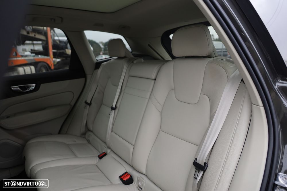 Volvo XC 60 2.0 T6 PHEV Inscription AWD - 10