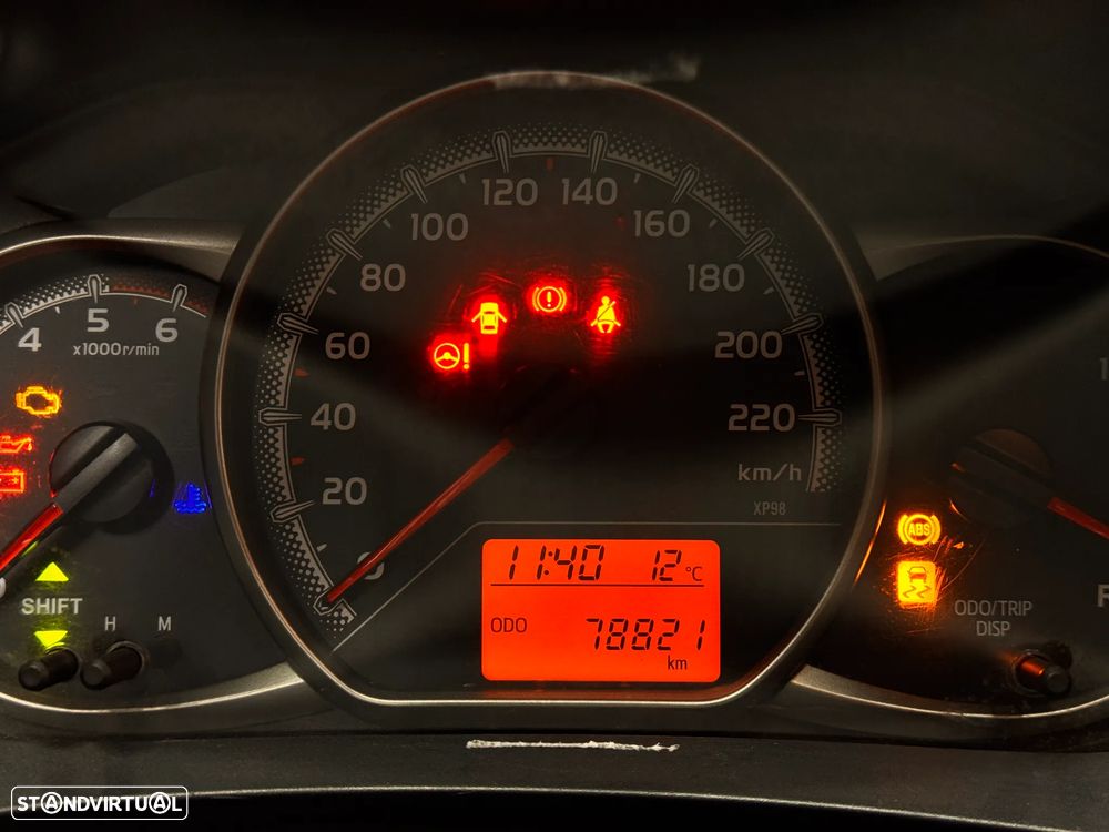 Toyota Yaris 1.4 D-4D Comfort+VSC - 14