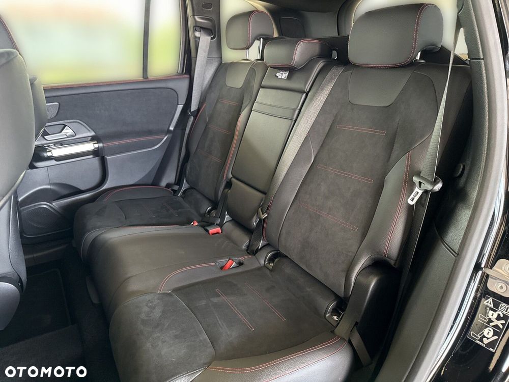 Mercedes-Benz GLB - 25