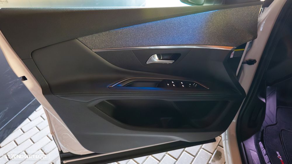 Peugeot 5008 1.2 PureTech Allure Pack EAT8 - 10