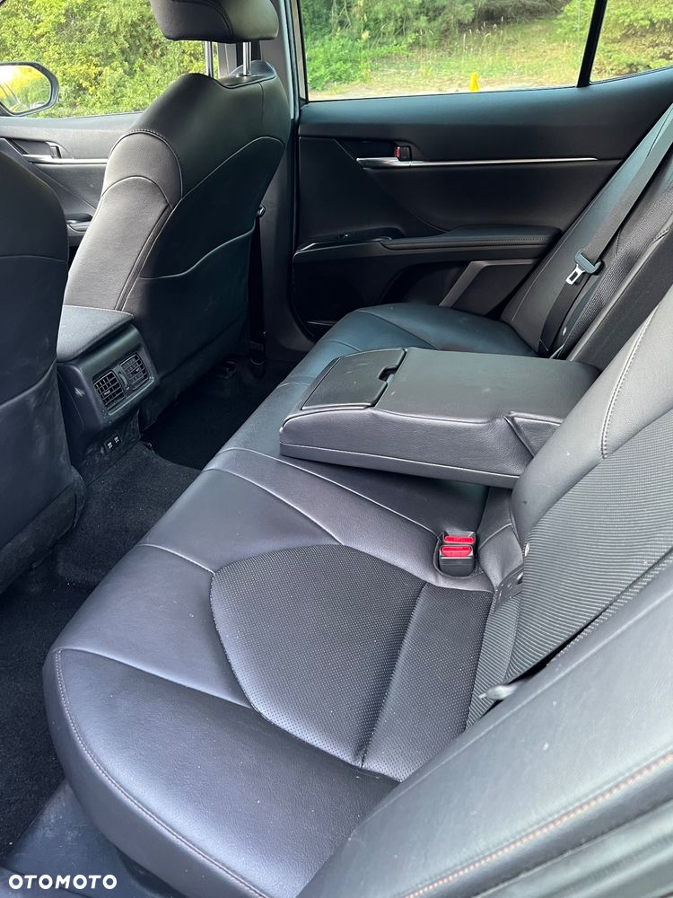 Toyota Camry 2.5 Hybrid Executive CVT - 11