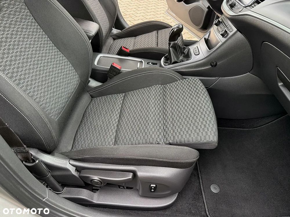 Opel Astra 1.6 D (CDTI) Start/Stop Innovation - 23