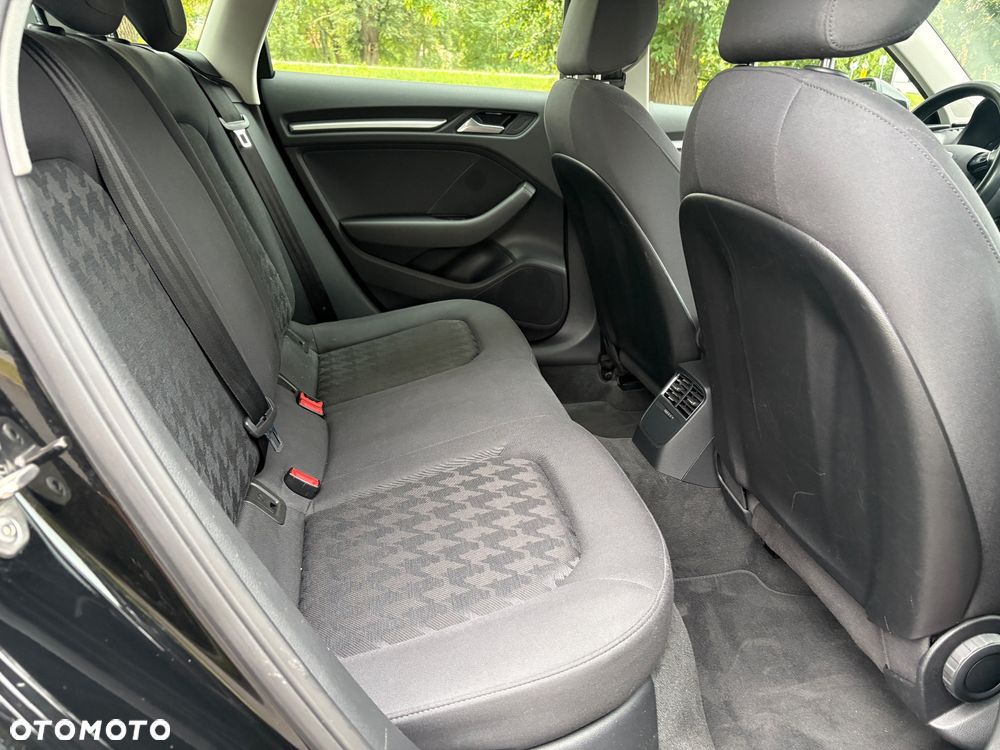 Audi A3 Sportback 1.6 TDI (clean diesel) S line Sportpaket - 28