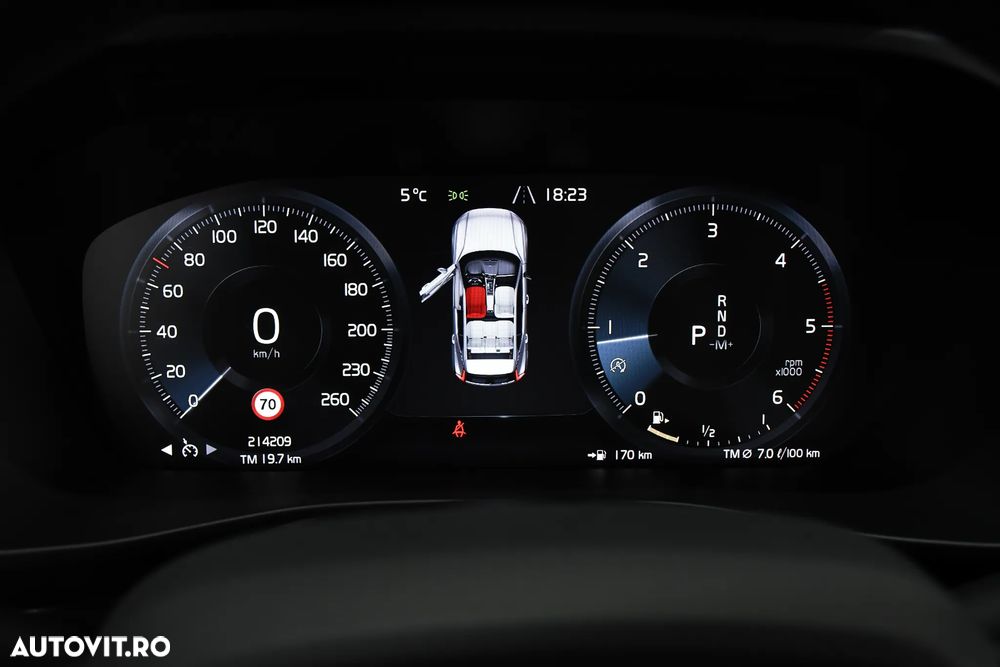 Volvo XC 40 - 24