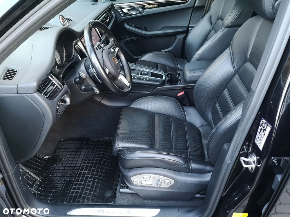 Porsche Macan S - 25