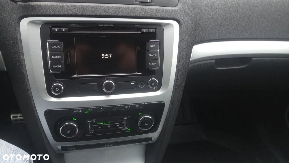 Skoda Octavia Combi 2.0 TDI CR DPF RS - 25