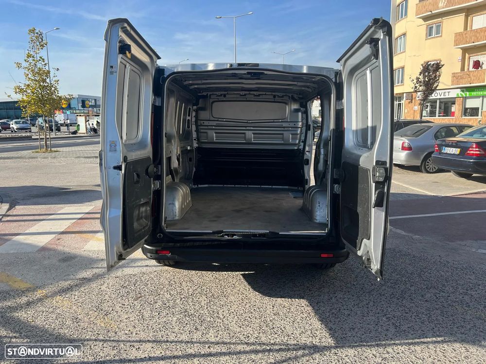 Opel Vivaro - 8