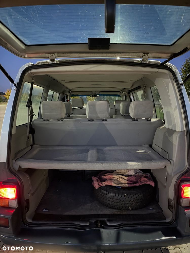 Volkswagen Caravelle - 7