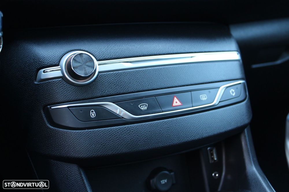 Peugeot 308 1.2 PureTech Allure Pack - 30