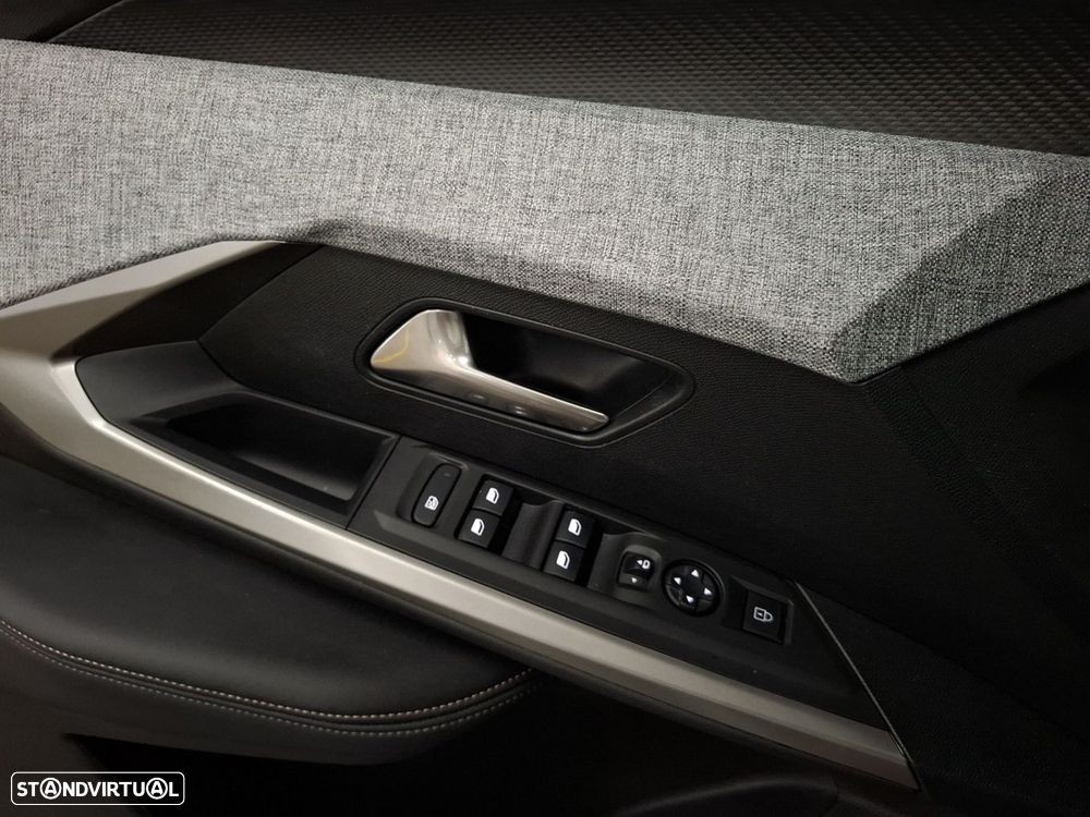 Peugeot 3008 1.2 Hybrid Allure e-DCS6 - 20