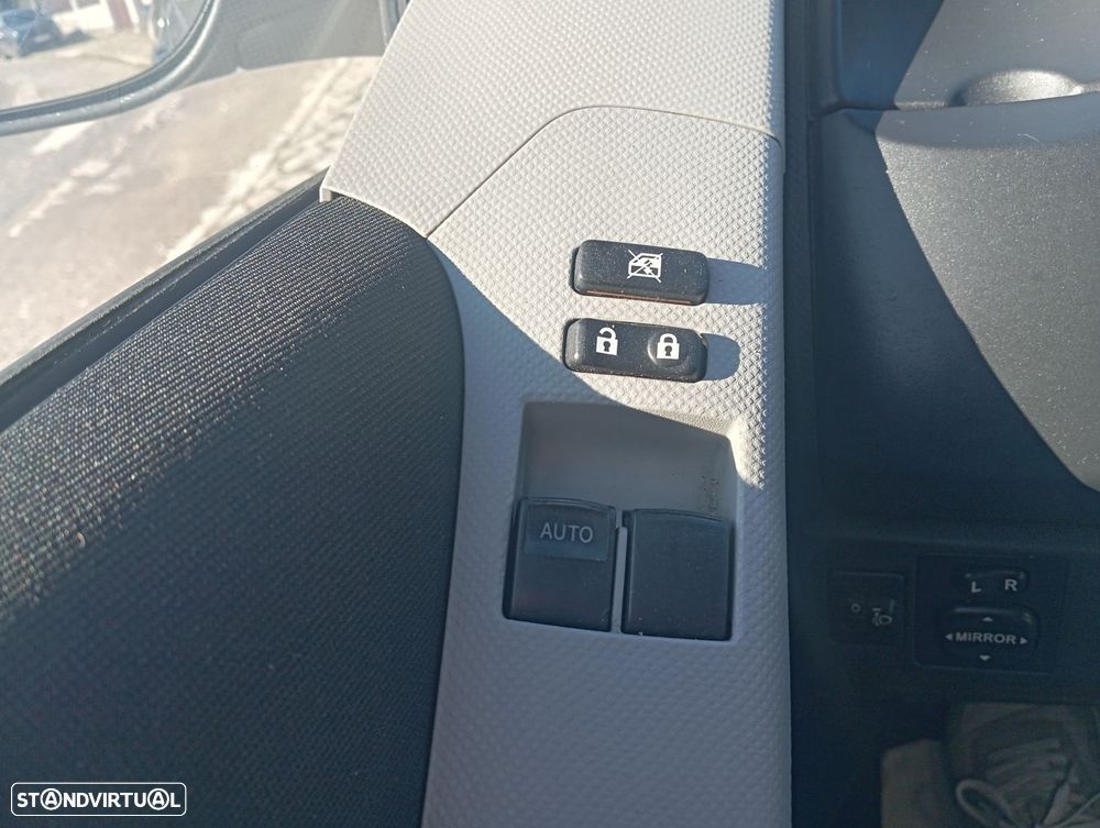 Toyota Yaris 1.0 VVT-i AC - 10