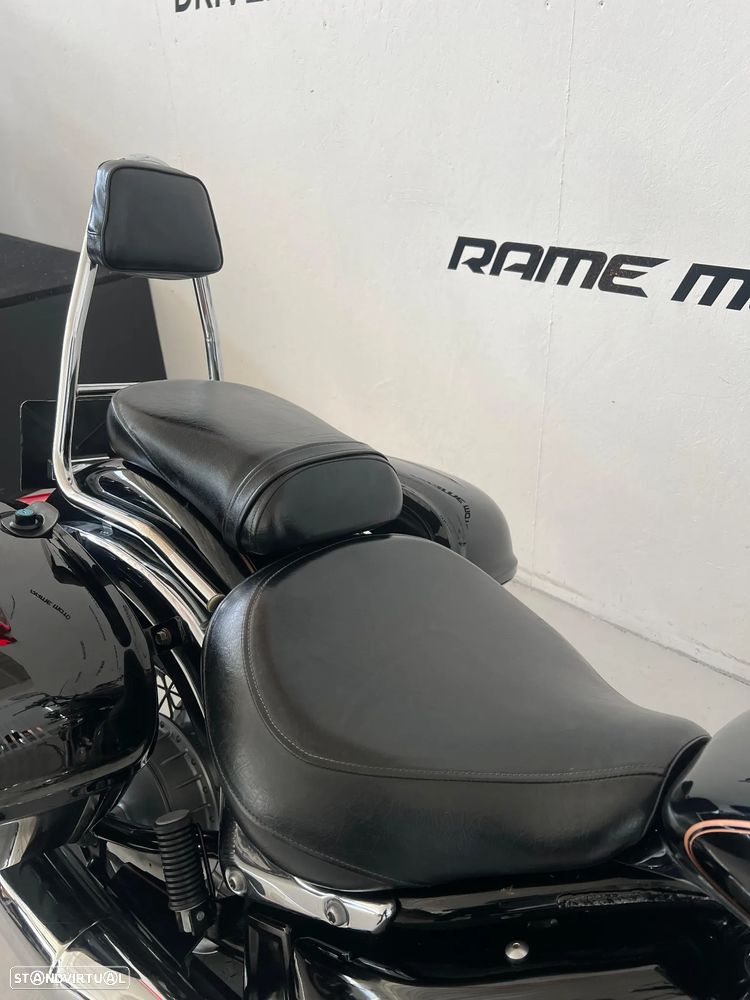 Suzuki Intruder 800 - 8