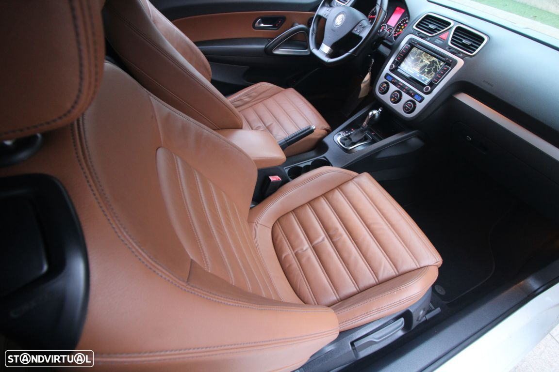 VW Scirocco 2.0 TFSi Sport DSG - 25