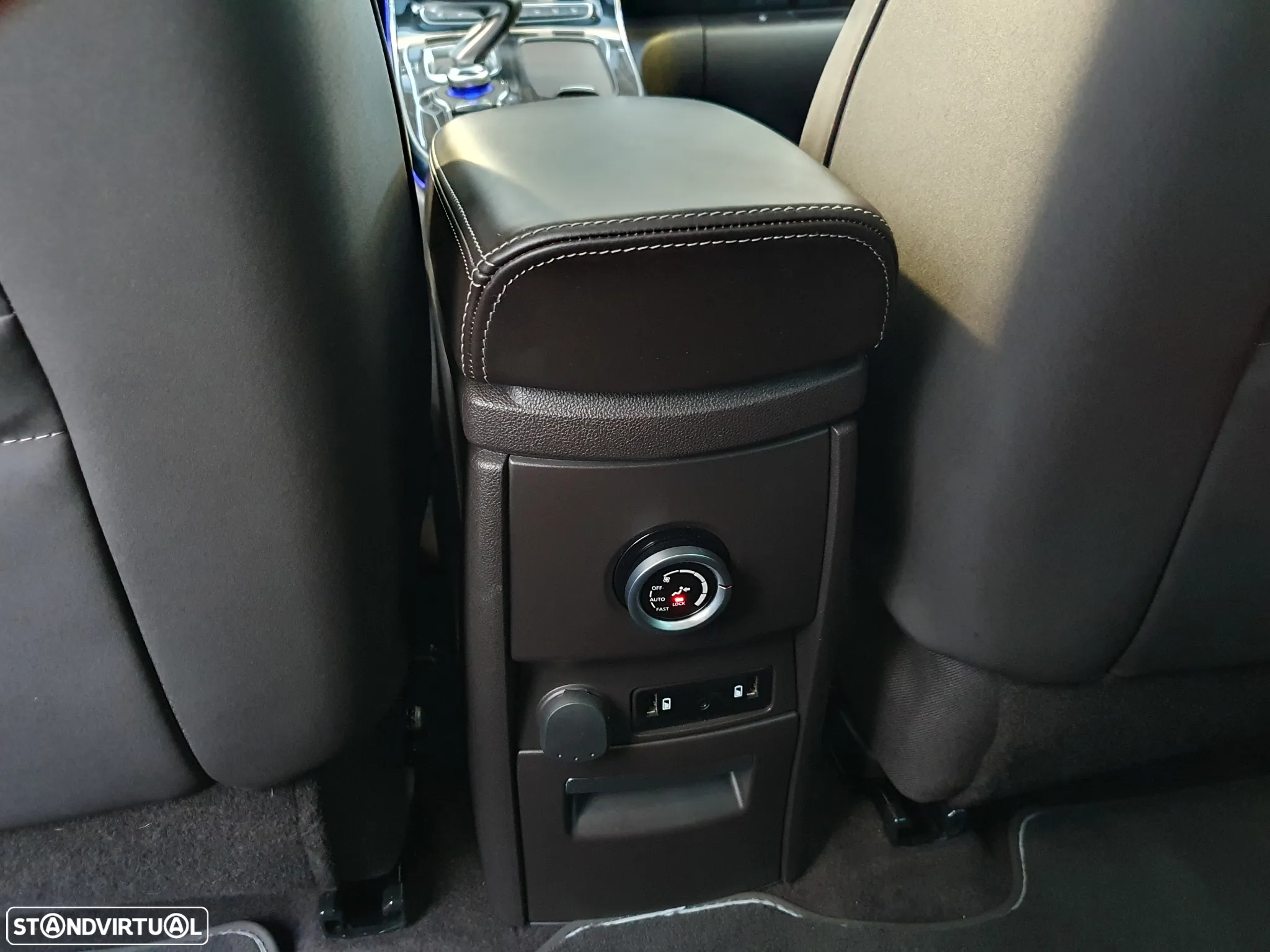 Renault Espace 1.6 dCi Initiale Paris EDC - 11