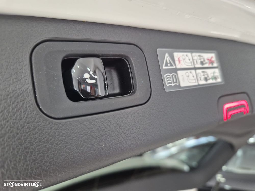 Mercedes-Benz C 300 e AMG Line - 22