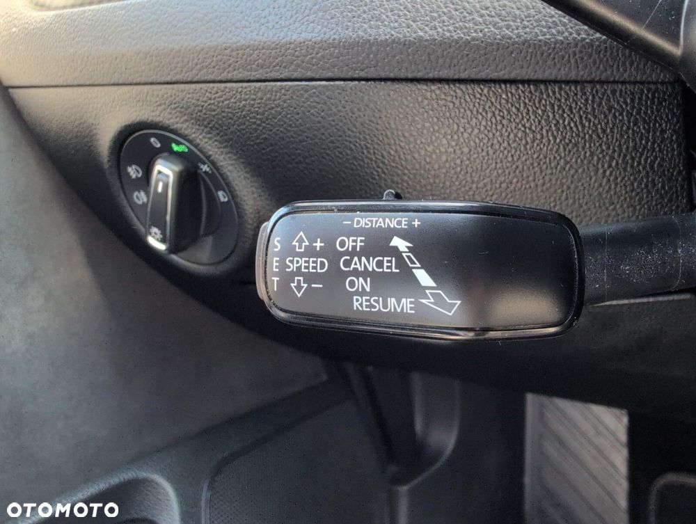 Skoda Superb 2.0 TDI SCR Sportline DSG - 27