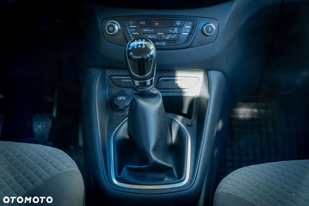 Ford Tourneo Courier 1.6 TDCi Titanium - 20