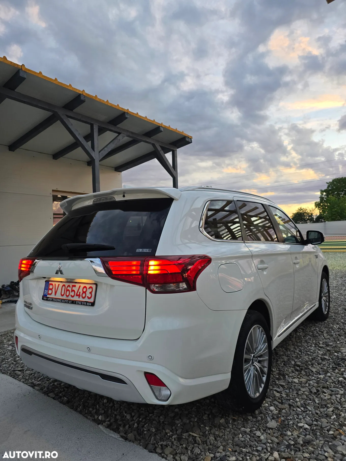 Mitsubishi Outlander 2.4 4WD Plug-In Hybrid Diamant+ - 6