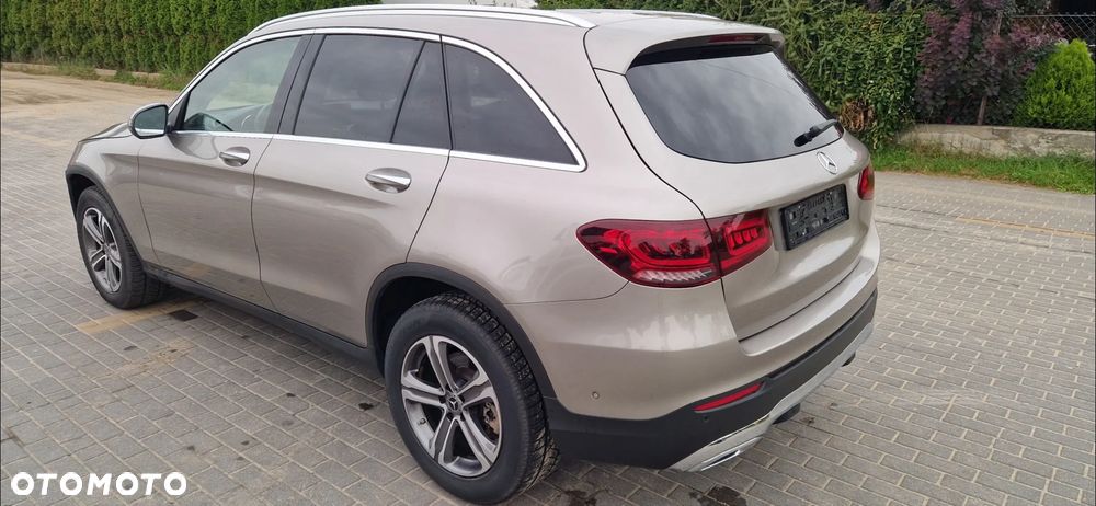 Mercedes-Benz GLC 220 d 4Matic 9G-TRONIC Exclusive - 3