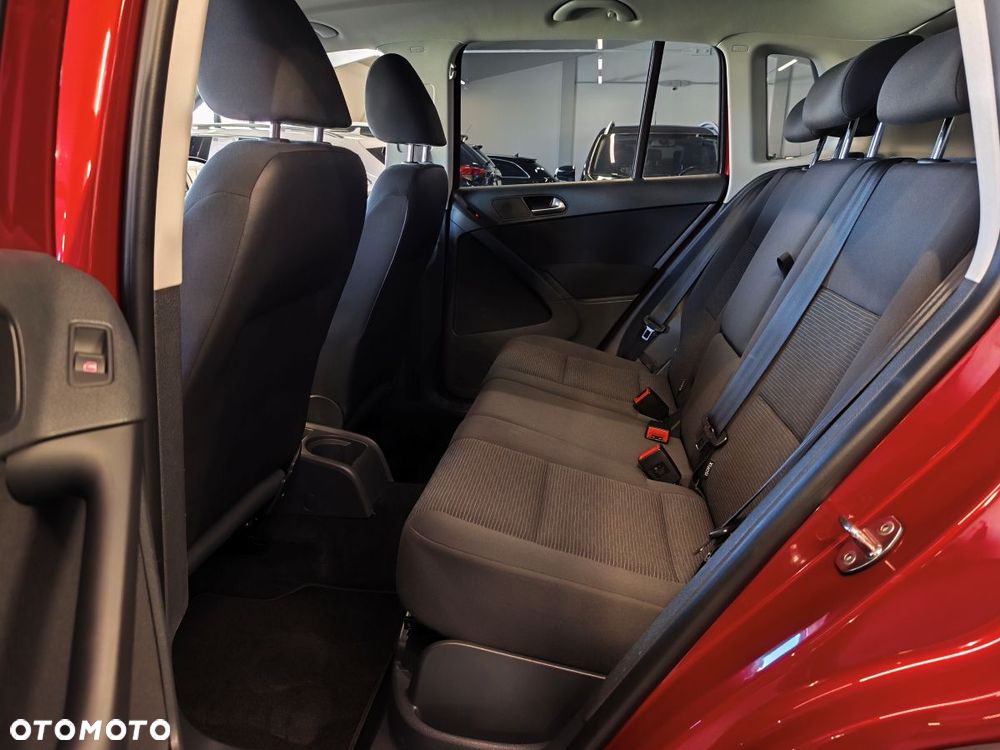 Volkswagen Tiguan 2.0 TDI DPF BlueMotion Technology Trend & Fun - 8
