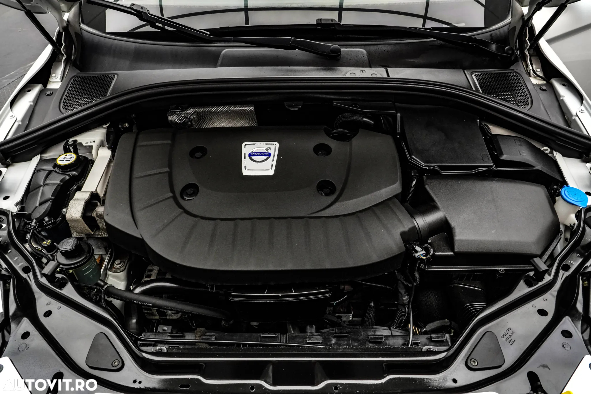 Volvo XC 60 D4AWD R-Design - 27