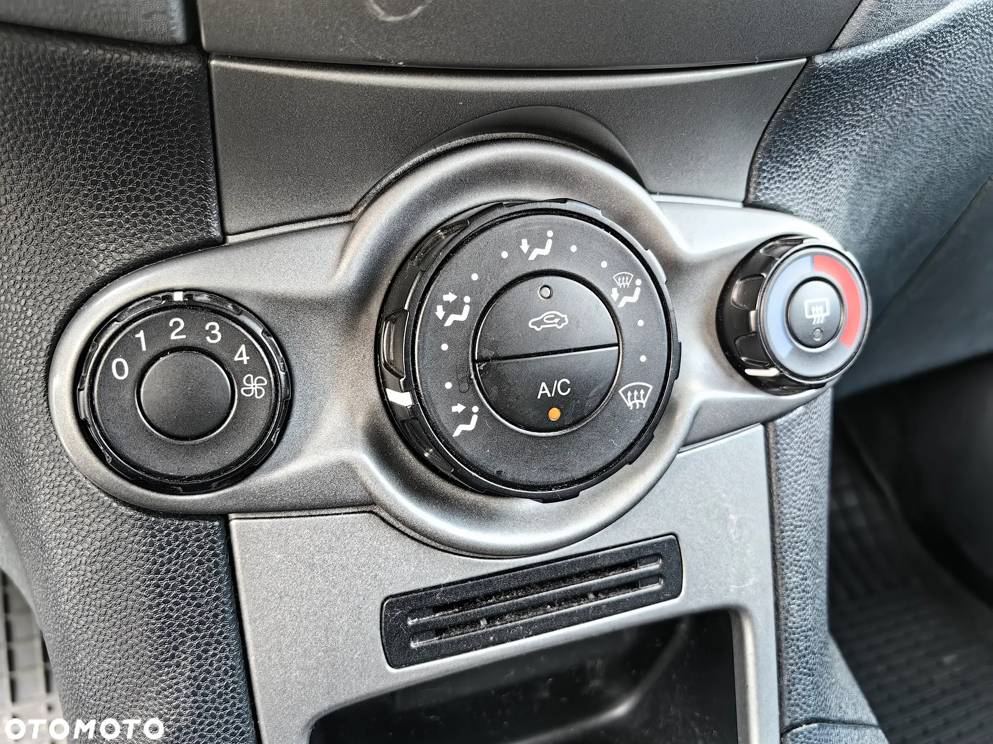Ford Fiesta 1.25 Ambiente - 23