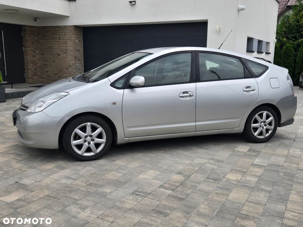 Toyota Prius 1.5 VVT-i Sol - 2
