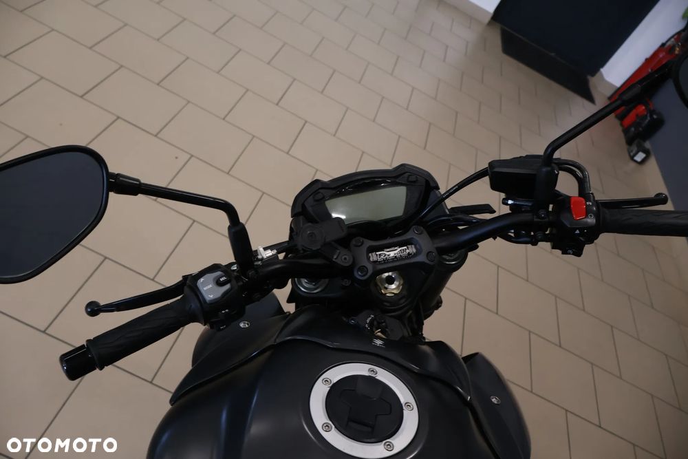 Suzuki GSX - 8