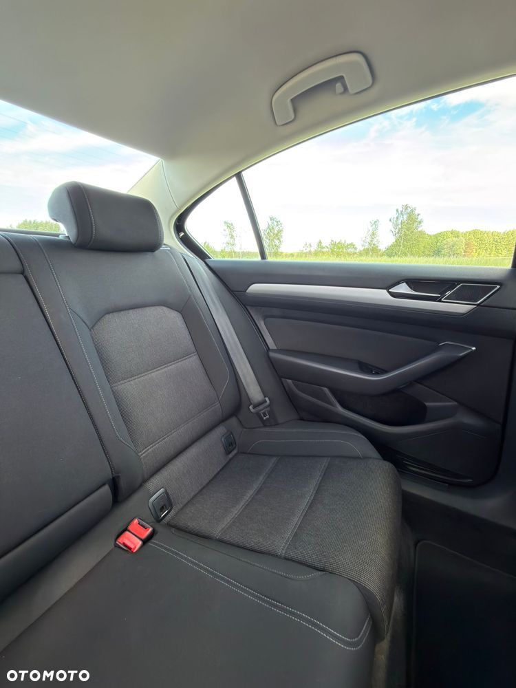 Volkswagen Passat 1.8 TSI BMT Comfortline - 32
