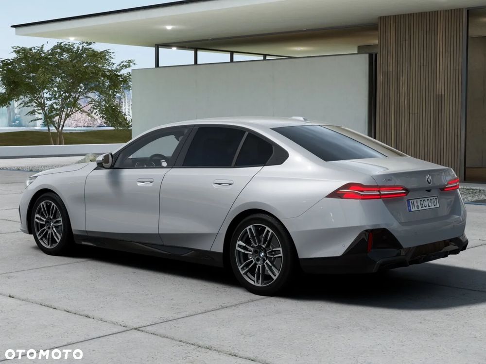 BMW Seria 5 2026 photo 2