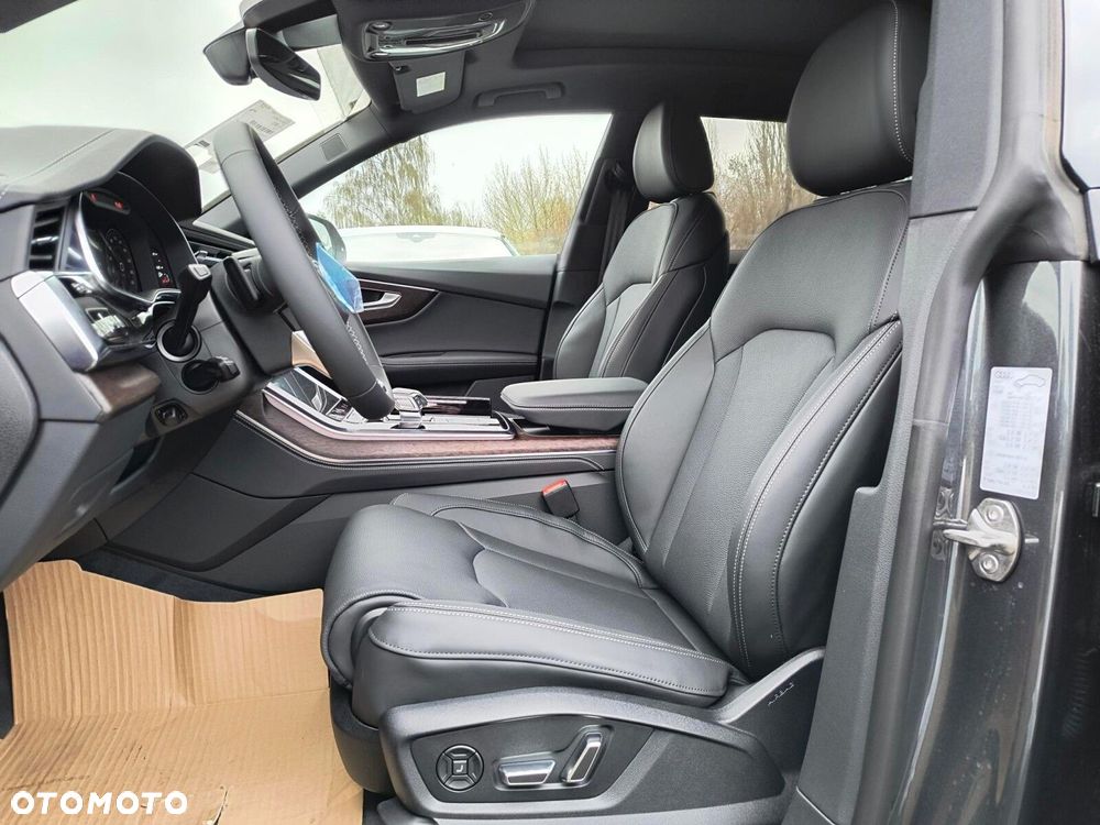 Audi Q8 - 8