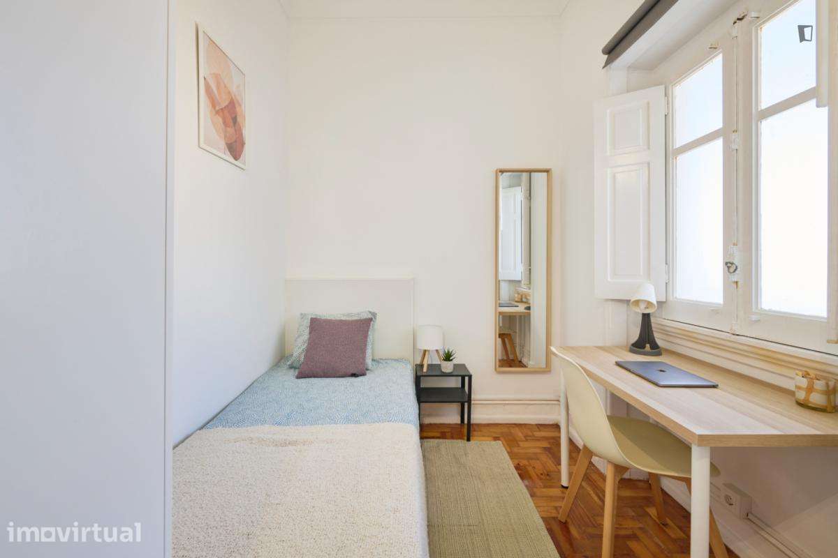 Quarto - localizado em Alameda Lisbon - Grande imagem: 2/24