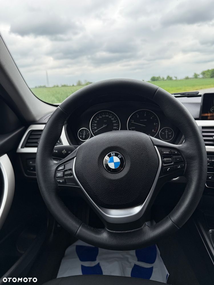 BMW Seria 3 - 16
