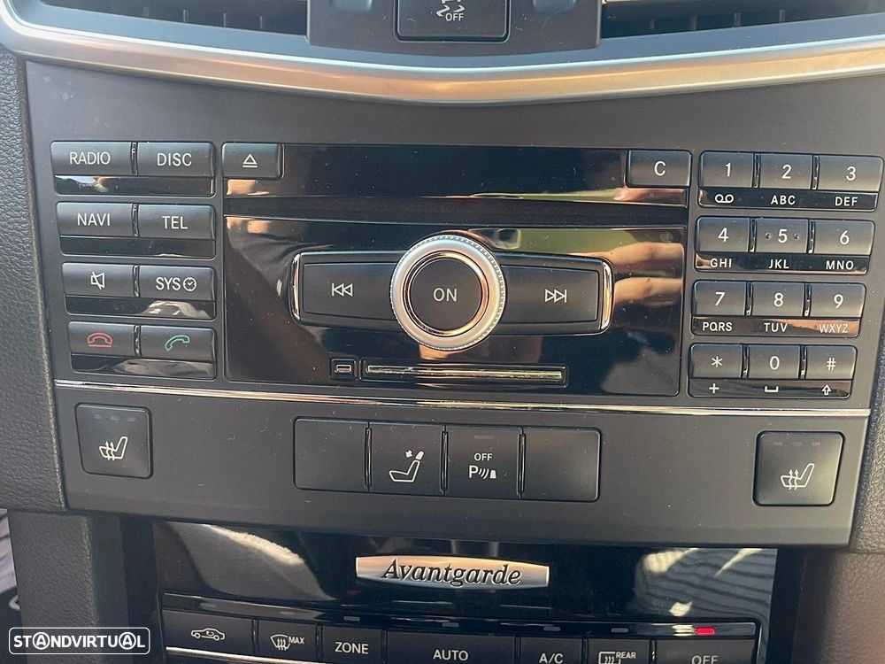 Mercedes-Benz E 220 T BlueTEC Avantgarde - 11