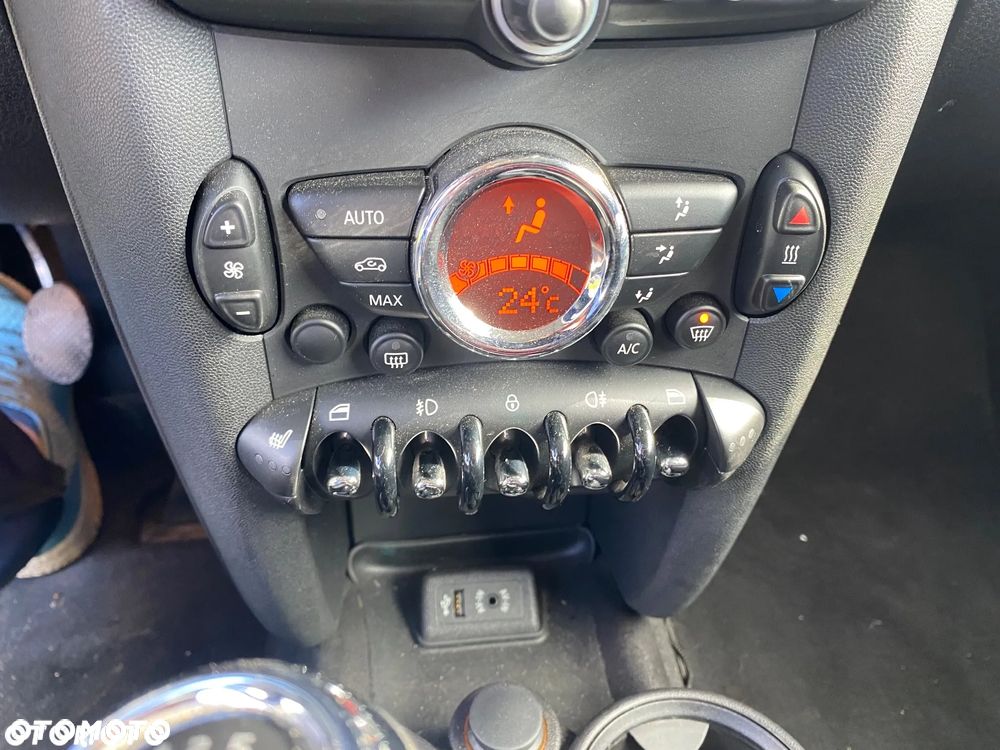 MINI Clubman Cooper D - 27