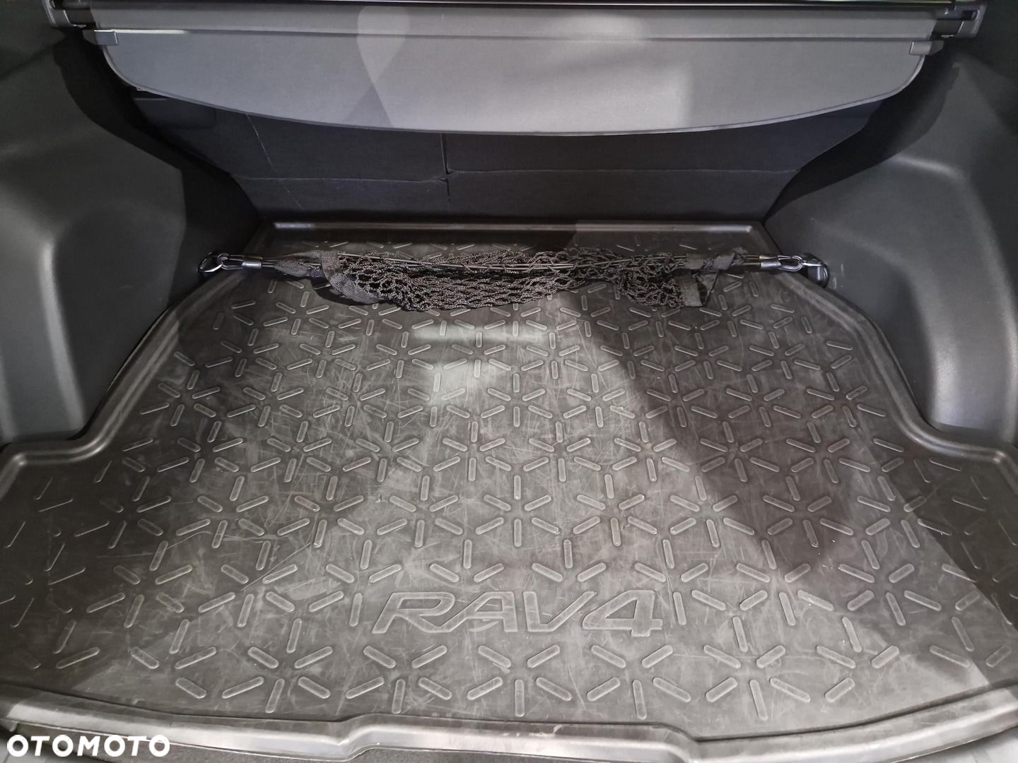 Toyota RAV4 - 11