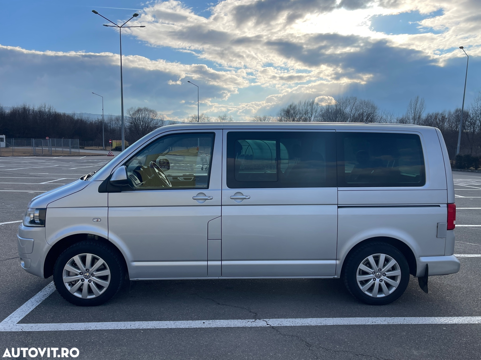 Volkswagen Multivan - 23