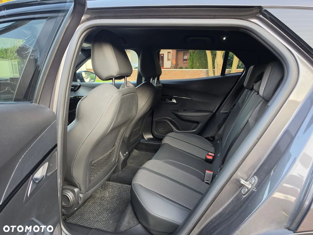 Peugeot 2008 BlueHDi 130 EAT8 GT - 18