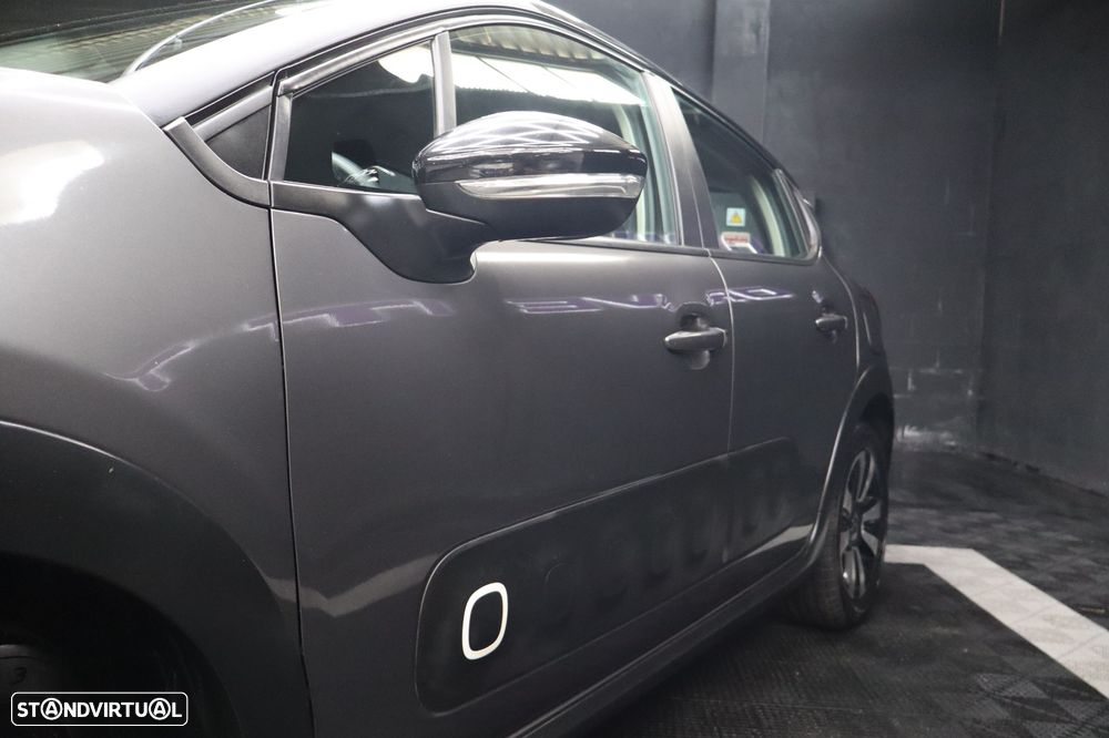 Citroën C3 1.2 PureTech Shine - 2
