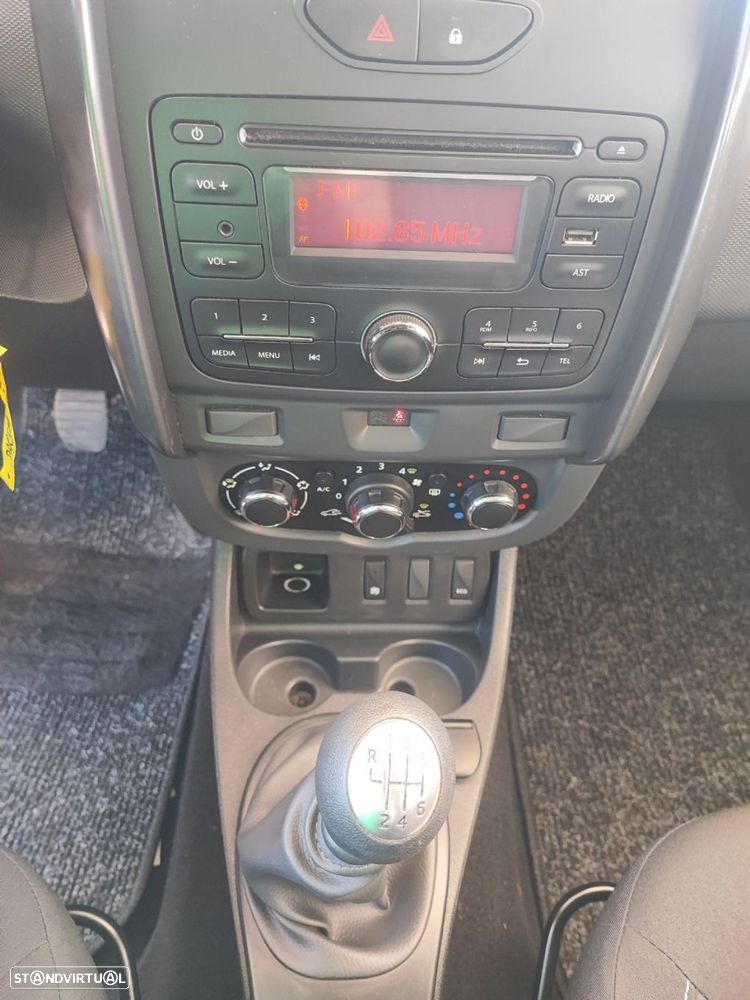 Dacia Duster 1.5 dCi Tour - 11