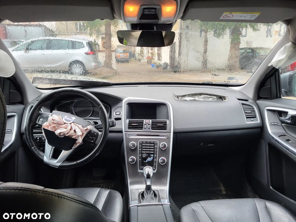 Volvo XC 60 D3 Drive-E Momentum - 9