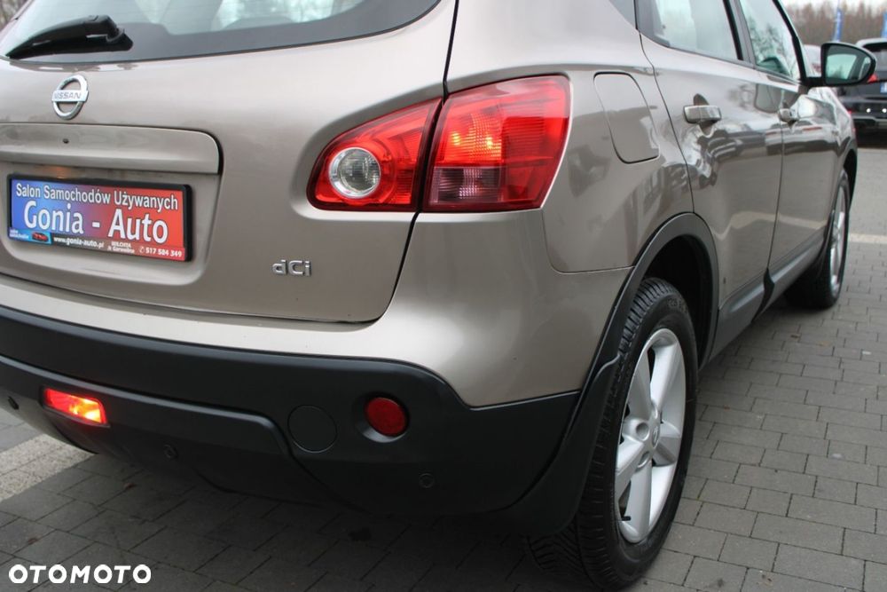 Nissan Qashqai 2.0 dCi 4 x 4 DPF tekna - 15