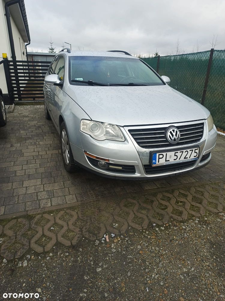 Volkswagen Passat - 1