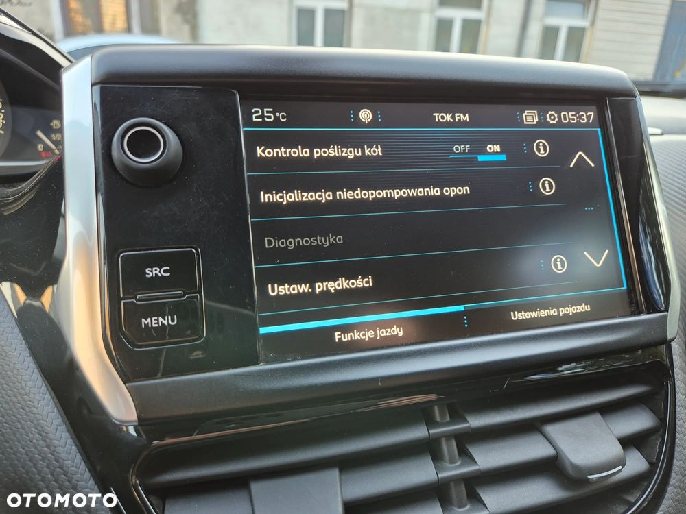 Peugeot 2008 1.2 Pure Tech GPF Allure S&S EAT6 - 21