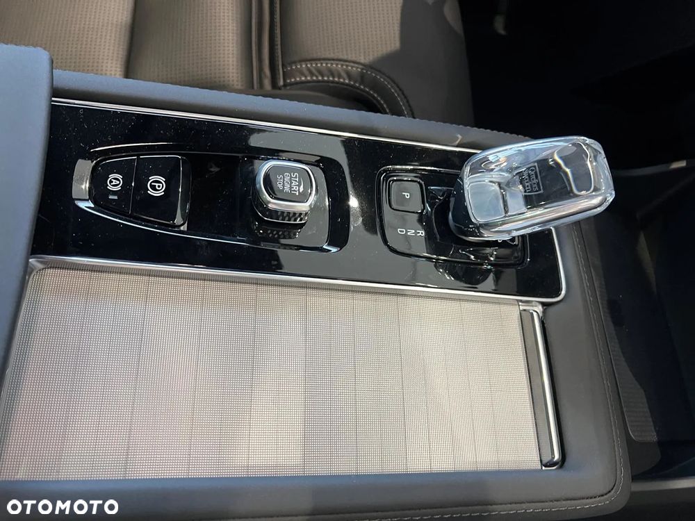 Volvo XC 90 T8 AWD Plug-In Hybrid Ultra Black Edition 7os - 28