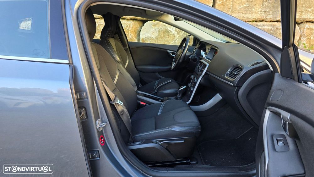 Volvo V40 1.6 D2 Momentum Powershift Eco - 32