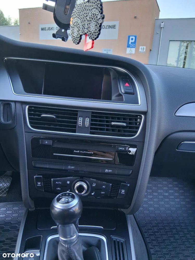 Audi A4 Avant - 16