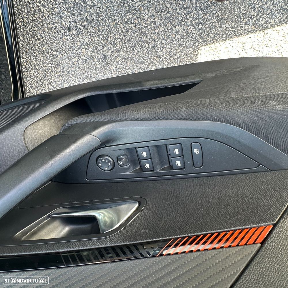 Peugeot e-2008 50 kWh Active Pack - 13