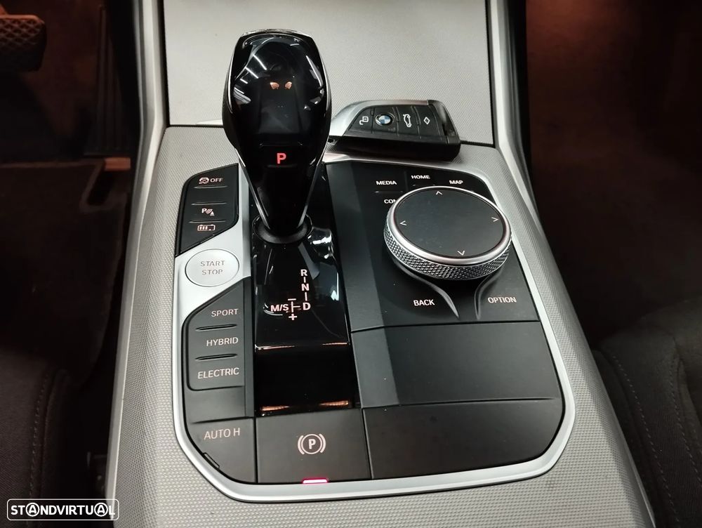 BMW 330 e Auto - 27
