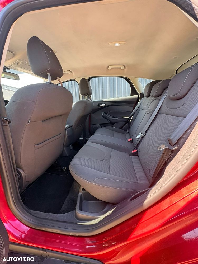 Ford Focus 1.6 TDCI DPF Titanium - 12